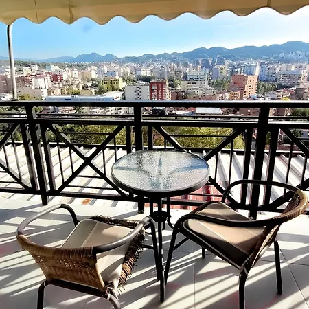 Skyline Apartment *