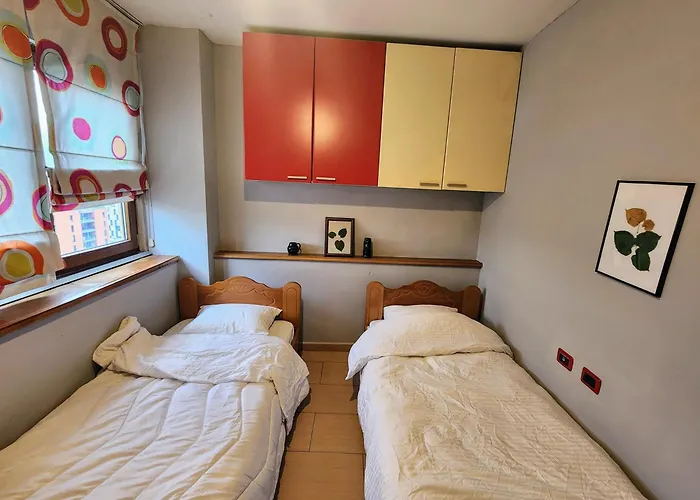 Skyline Apartment *